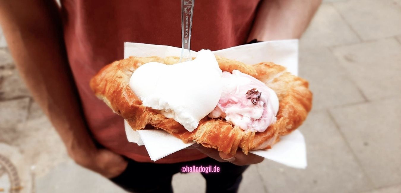 Leckeres Eis im Croissant